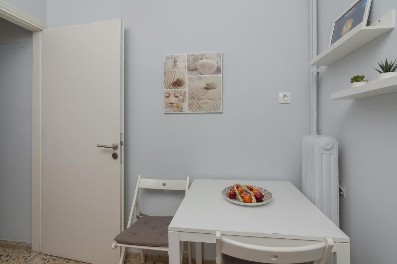 Kerameikos Metro Apartment For 4 Athens Ngoại thất bức ảnh